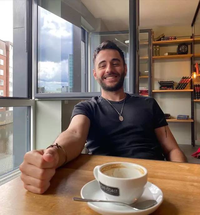 Bir dönemin çocuk yıldızı büyüdü! Yabancı Damat’ın Mustafa’sı Ozan Uğurlu’nun değişimi olay oldu 14